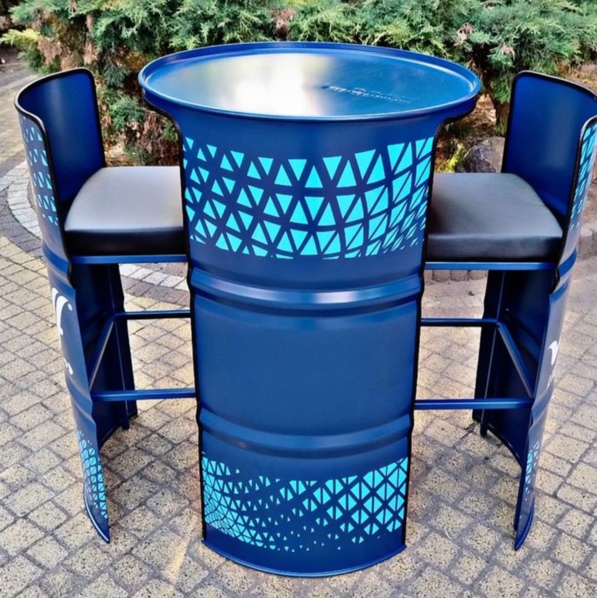 Mesa industrial com estrutura metálica